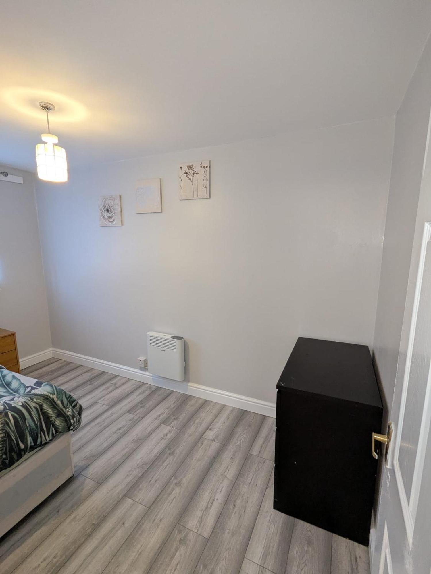 A&A Apartment Basildon Nevendon Exteriör bild